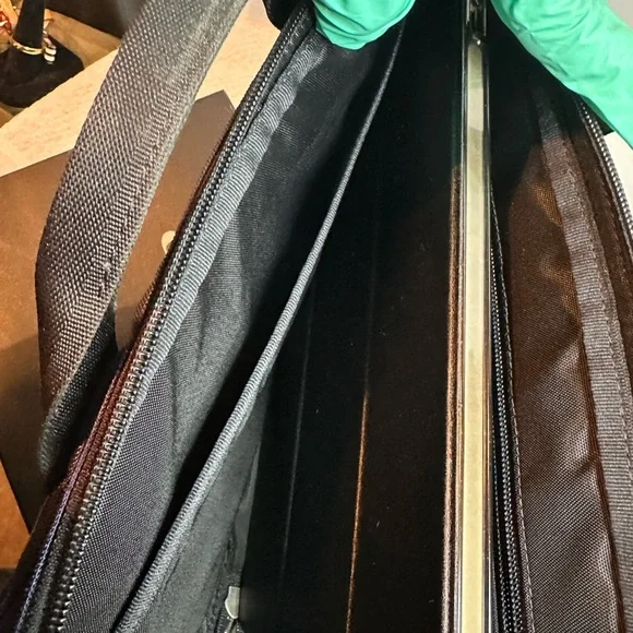 iPad Coach bag - Picture 10 of 11